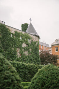 destination wedding montreal, chateau ramezay, canada wedding, destination wedding canada